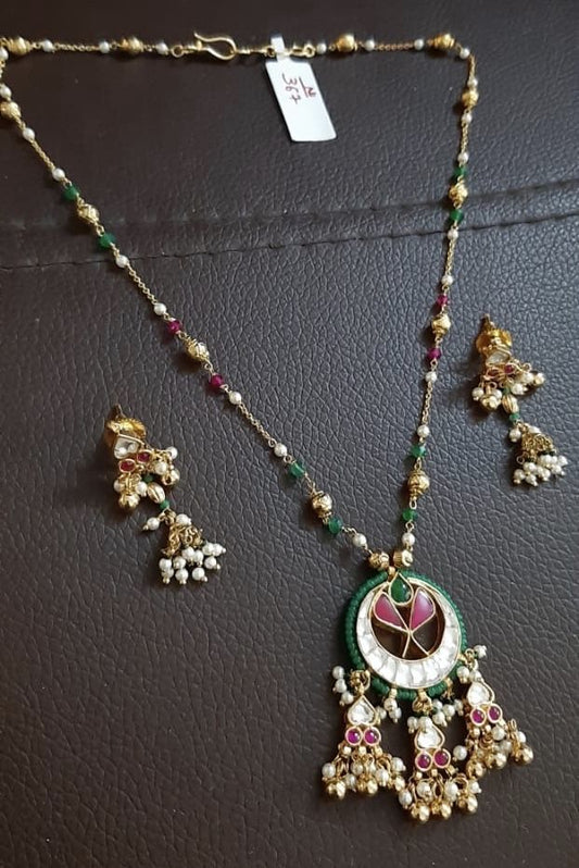 "The Sparkle Without the Splurge: A Guide to Artificial Jewellery"